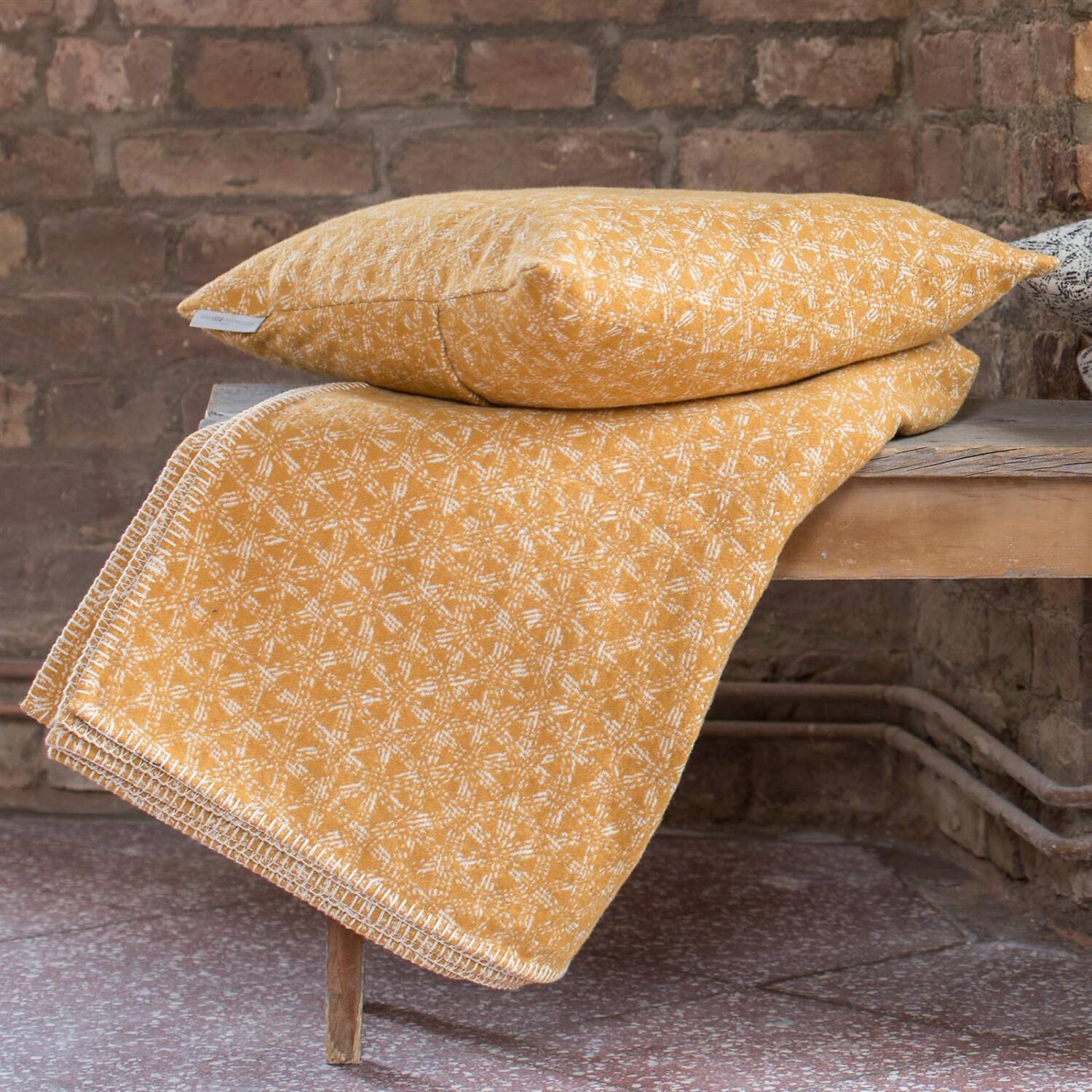 Fussenegger Kissen Nova goldgelb 50x50cm