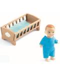 Djeco Puppenhaus Zubehör Baby Sascha mit Babybett