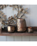 Chic Antique Teelichthalter dekoriert mit Windlicht aus Metall in Messing Optik