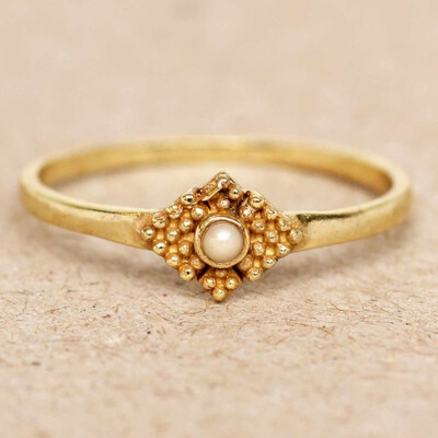 Muja Juma Ring gold Vertical Dots Perle 52