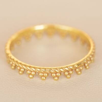 Muja Juma: Ring gold side dots Aino 56