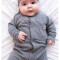 Baby Strampler mit UV-Schutz in grau von Cloby