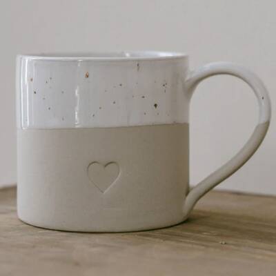 Eulenschnitt: Tasse Herz Steingut handgearbeitet