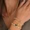 A beautiful Story: dreireihiges verstellbares Armband mit Aventurin und Glasperlen