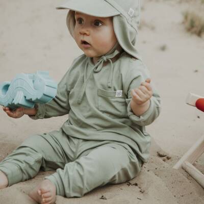 Baby Jogger Pants mit UV-Schutz in oliv von Cloby
