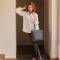 Handed by: Shopper Grace schwarz