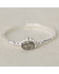 Muja Juma: Ring silber mit ovalem Labradorit - Dots