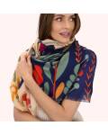 Weicher Schal mit Blumen Aufdruck von Powder