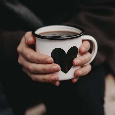 Eulenschnitt: Emaille Tasse Herz