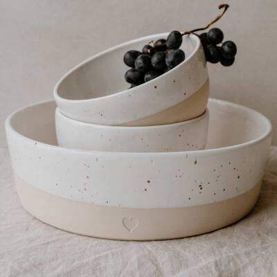 Eulenschnitt: Große Schale Herz 27cm handgearbeitet