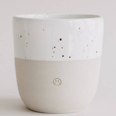 Eulenschnitt: Becher Smiley Steingut