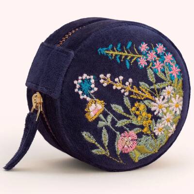 Powder: Schmuckbox bestickt blau mit Blumen D8cm