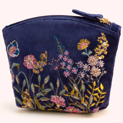 Powder: Kosmetiktasche bestickt Blumen 18x14cm