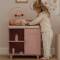 Little Dutch: Puppenwickeltisch Holz rosa ab 3 Jahren